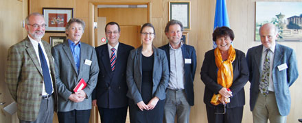 from left to right Walter Devillé and François Schellevis (NIVEL), Hans Kluge and Christine Beerepoot (WHO Europe), Peter Groenewegen (NIVEL), Zsuzsanna Jakab (WHO Europe) and Wienke Boerma (NIVEL)