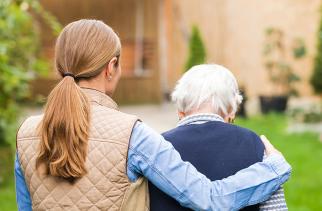 Nivel: Mantelzorgers waarderen online ondersteuning op maat door dementieverpleegkundige