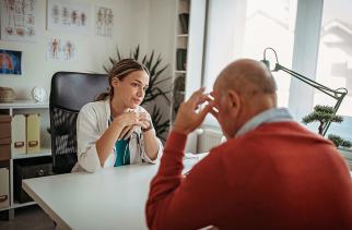 Mensen met reuma willen met hun zorgverlener vooral graag vermoeidheid en niet-reguliere behandelvormen bespreken