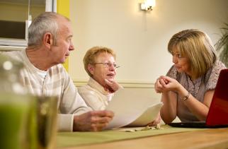 Nivel-gesprek-arts-oudere-patient