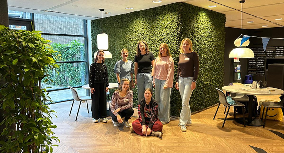 Jong & Sterk viert 1 jarig bestaan samen met panelleden 